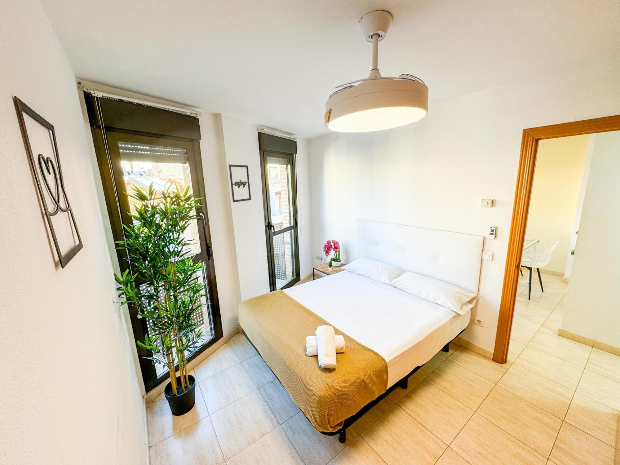Enjoy El Pilar Turistea Apartman Zaragoza Kültér fotó